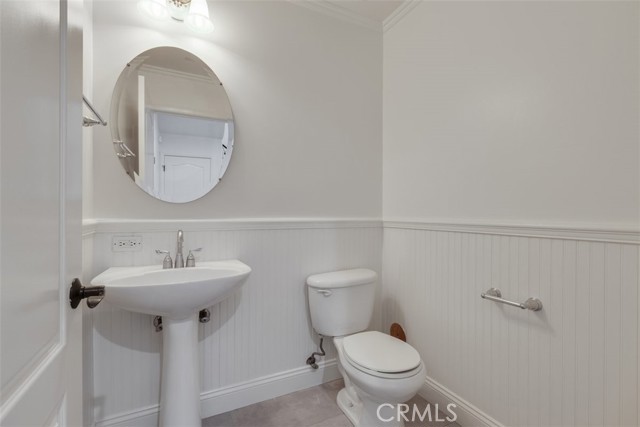 Detail Gallery Image 8 of 18 For 14526 Weddington St #103,  Sherman Oaks,  CA 91411 - 3 Beds | 3 Baths