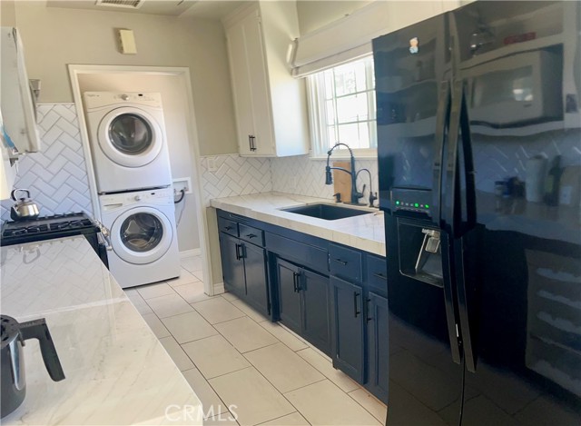 7662 Paso Robles Avenue, Van Nuys CA: https://media.crmls.org/medias/de9f02f8-ed9e-4d6f-a66c-b193921afcc7.jpg