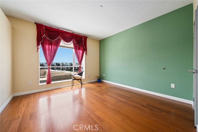 285 W. 6th Street, Unit #527, San Pedro CA: https://media.crmls.org/medias/de9f1182-27f8-47e3-8df5-1f949823e1c7.jpg