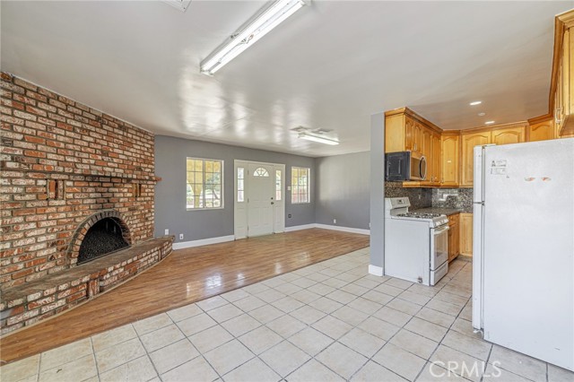 3149 E S Avenue, Palmdale CA: https://media.crmls.org/medias/de9f67f6-aeb3-4fa9-b504-911fd32b6446.jpg
