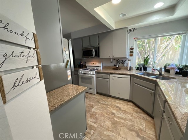 6720 Shaded Wood Place, Rancho Cucamonga CA: https://media.crmls.org/medias/dea0cf8c-5e14-4ede-8f6d-87d14717007e.jpg