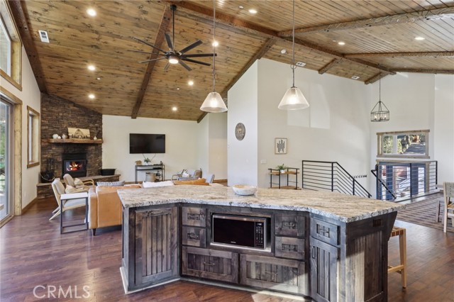 Detail Gallery Image 13 of 40 For 760 Tehama Dr, Big Bear Lake,  CA 92315 - 4 Beds | 3/1 Baths