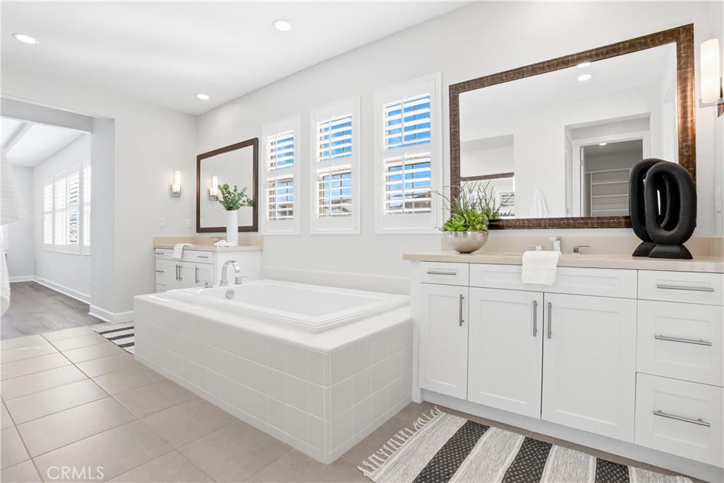 MLS #OC25270445 image #39