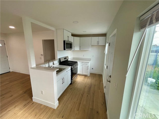 Detail Gallery Image 4 of 9 For 5046 Pacific Ave, Long Beach,  CA 90805 - 2 Beds | 1 Baths