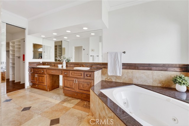 Image 33 of 46 For 49 Marseille