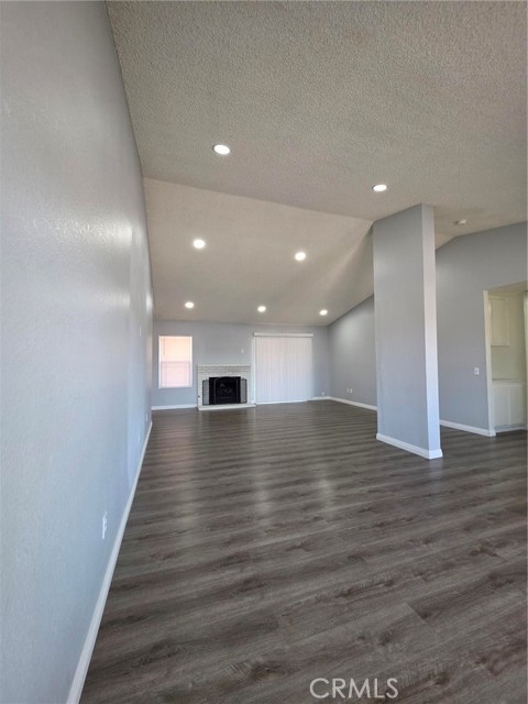 Detail Gallery Image 5 of 24 For 13568 Live Oak St, Hesperia,  CA 92345 - 3 Beds | 2 Baths