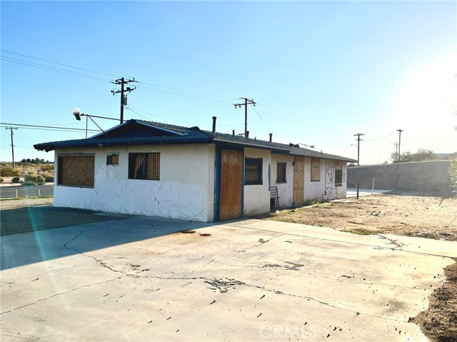 Detail Gallery Image 5 of 7 For 15720 Mojave Dr, Victorville,  CA 92394 - 4 Beds | 2 Baths