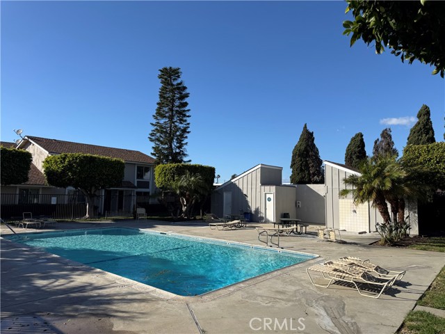 Detail Gallery Image 21 of 25 For 6672 Sun Dr #C,  Huntington Beach,  CA 92647 - 3 Beds | 1/1 Baths