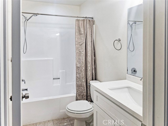 518 East Valencia, F photo 15
