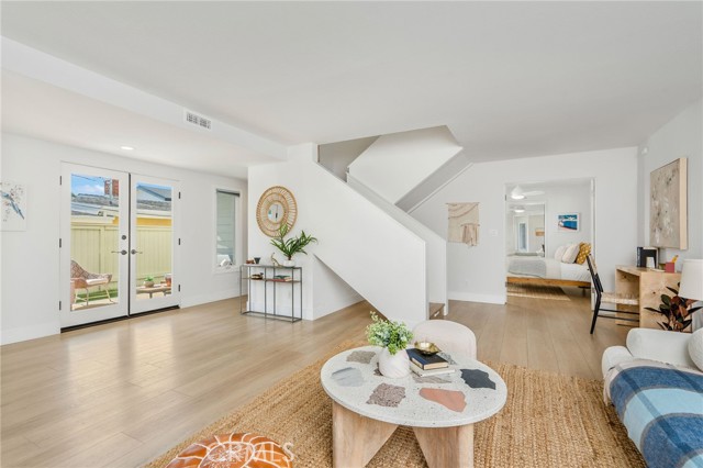 927 6th Street, Hermosa Beach CA: https://media.crmls.org/medias/dea43580-7049-4c0d-9b75-3e526503eb0d.jpg