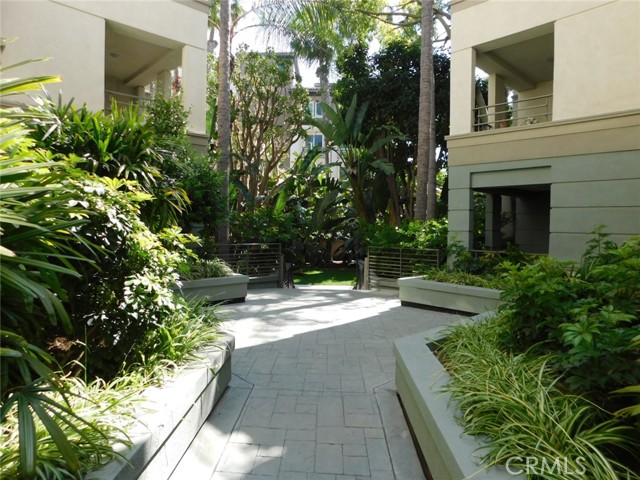 2253 Martin, Irvine CA: https://media.crmls.org/medias/dea4521c-7f42-4a64-bd2a-ee64480a9f9d.jpg