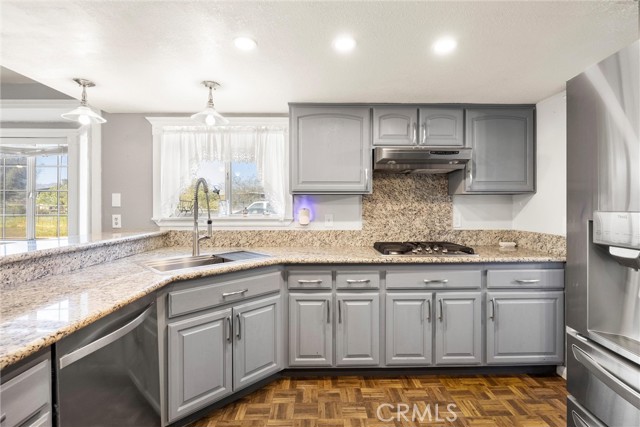 Detail Gallery Image 18 of 67 For 21725 Pinewood, Perris,  CA 92570 - 4 Beds | 3 Baths