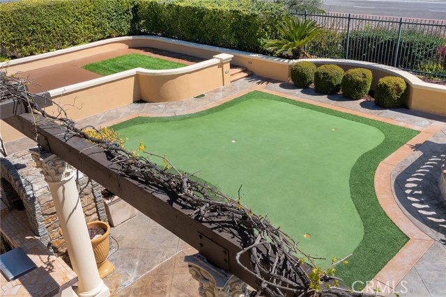 Putting green and sport court