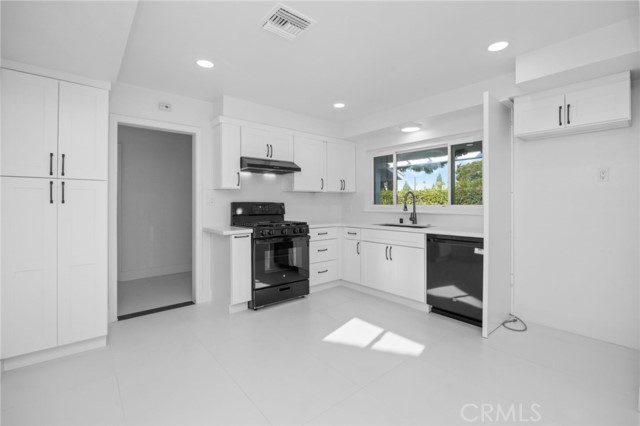 Detail Gallery Image 11 of 46 For 230 S Camellia, Anaheim,  CA 92804 - 4 Beds | 2 Baths