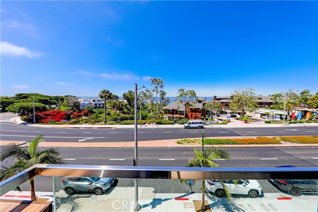 Detail Gallery Image 12 of 25 For 3920 E Coast Highway, Corona Del Mar,  CA 92625 - 3 Beds | 2/1 Baths