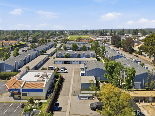 Detail Gallery Image 29 of 37 For 15735 Nordhoff St #11,  North Hills,  CA 91343 - 3 Beds | 3 Baths