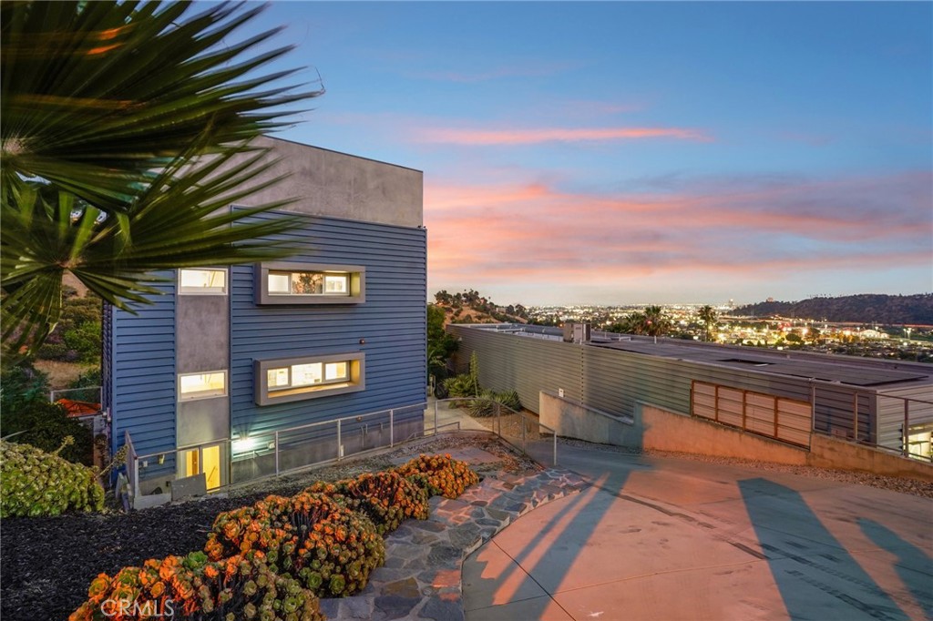 3640 Roseview Avenue