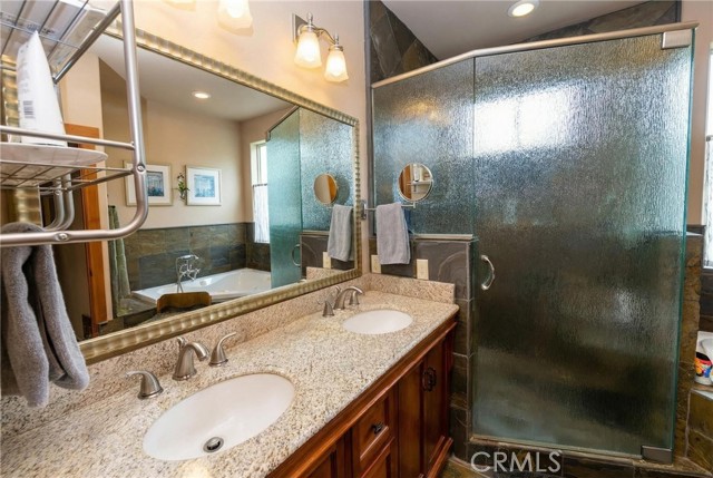 Detail Gallery Image 17 of 44 For 39255 Seminole, Fawnskin,  CA 92333 - 5 Beds | 4/1 Baths