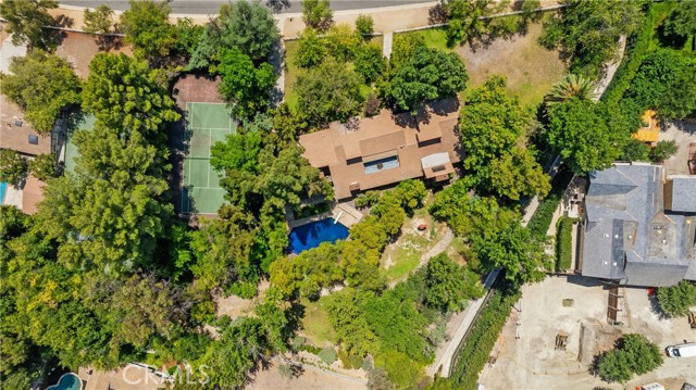24865 Long Valley Road, Hidden Hills CA: https://media.crmls.org/medias/dea79fde-358d-4e07-9b04-903032e116f1.jpg