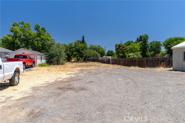 Image 8 of 15 For 10237 Live Oak Boulevard