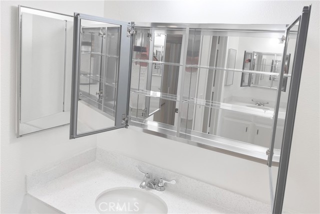 2386 Via Mariposa W, Laguna Woods CA: https://media.crmls.org/medias/dea9b10b-f738-4453-a6c1-23c4b1c0b623.jpg
