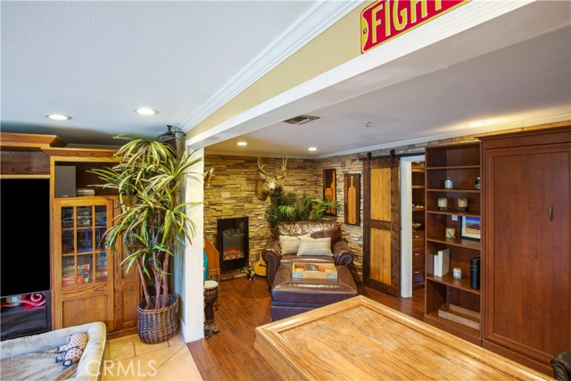 Image 19 of 46 For 2425 Heather Avenue