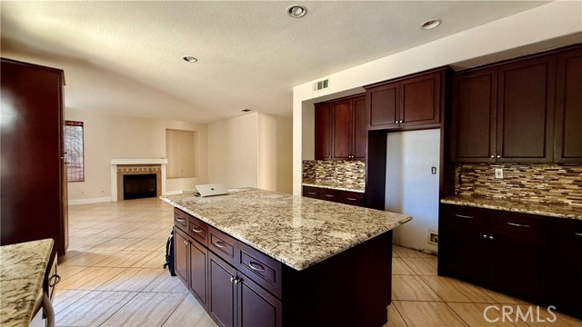 Detail Gallery Image 15 of 43 For 2659 Flora Spiegel Way, Corona,  CA 92881 - 6 Beds | 4 Baths