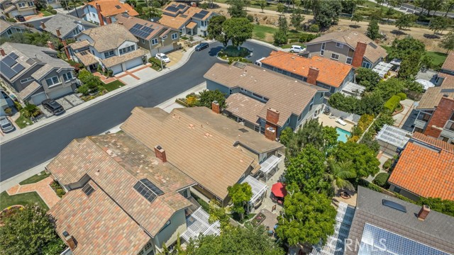 4 Ribera, Irvine CA: https://media.crmls.org/medias/deaa4299-1b8e-4c57-9a10-e8ee61b6239b.jpg