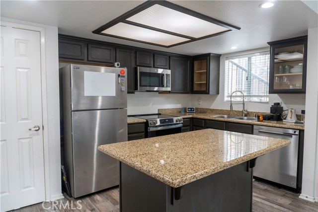Detail Gallery Image 2 of 12 For 3424 Hathaway Ave #213,  Long Beach,  CA 90815 - 1 Beds | 1 Baths