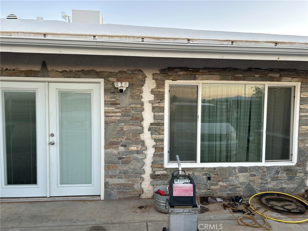 1749 S Valley View