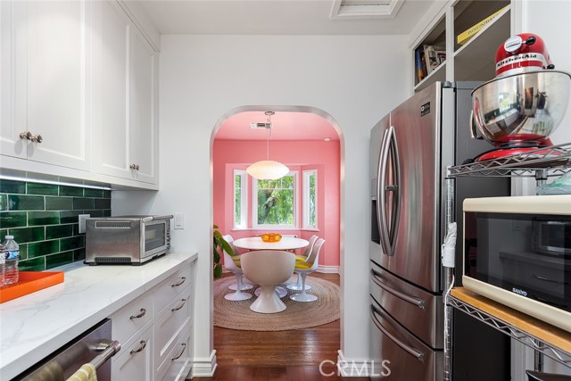 10522 Fernglen Avenue, Tujunga CA: https://media.crmls.org/medias/deabcd5e-aee0-4ee1-9deb-2cf12abaab9f.jpg