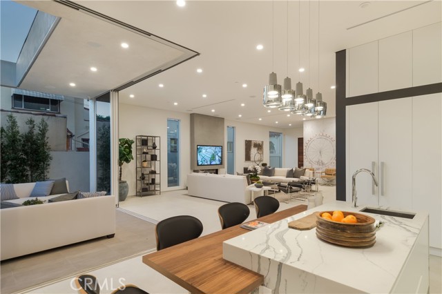 627 N Vista Street, Los Angeles CA: https://media.crmls.org/medias/deabf176-652b-4337-abfb-0d9a27967984.jpg