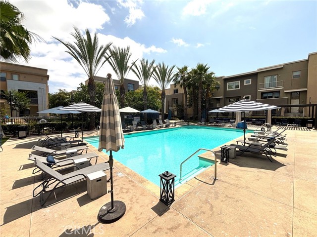 612 E Carson Street, Carson CA: https://media.crmls.org/medias/deac7f9f-d432-400a-8cda-529391690746.jpg