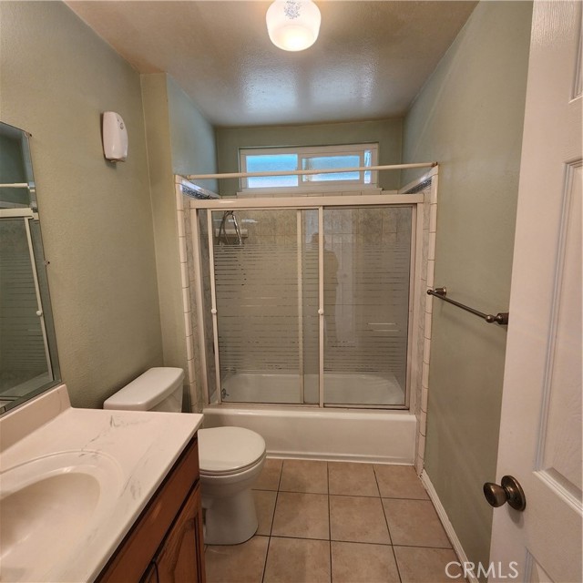 Detail Gallery Image 14 of 16 For 5573 Pueblo Court, Commerce,  CA 90040 - 3 Beds | 2/1 Baths