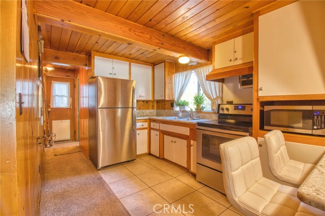 Detail Gallery Image 5 of 49 For 6253 Cardinal Rd, Wrightwood,  CA 92397 - 1 Beds | 1 Baths