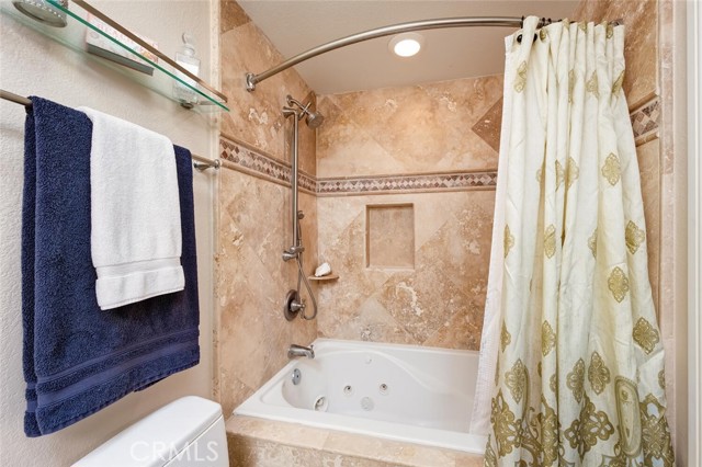 174 Cliff Drive, Laguna Beach CA: https://media.crmls.org/medias/dead08ea-66e0-4c70-9644-e4321aba027c.jpg