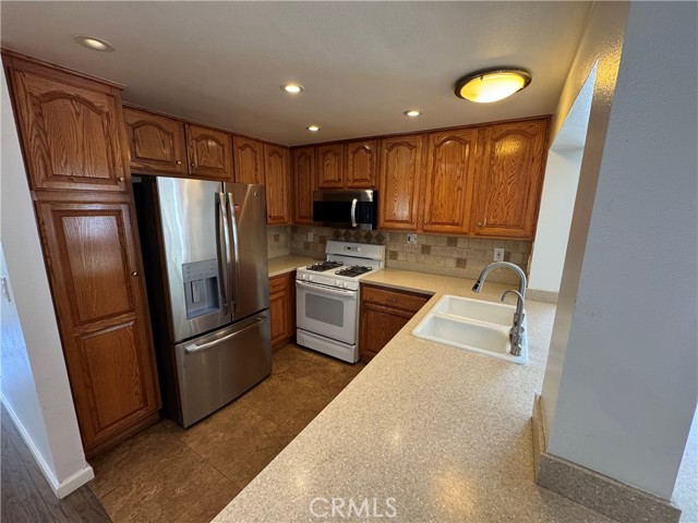 Detail Gallery Image 6 of 30 For 22479 Tula Dr, Saugus,  CA 91350 - 4 Beds | 2 Baths