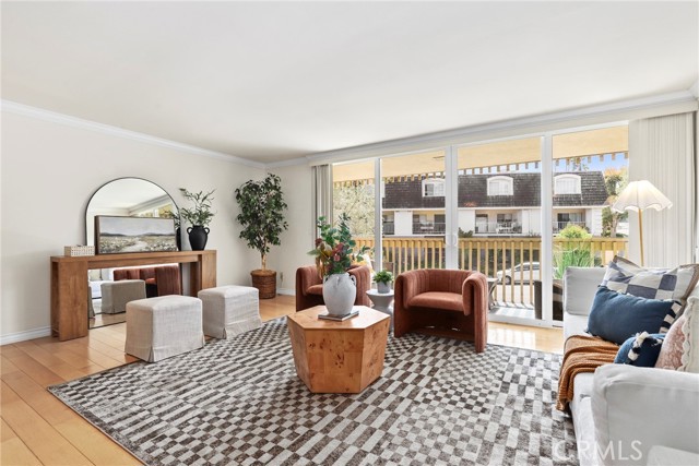 6542 Ocean Crest Drive, Rancho Palos Verdes CA: https://media.crmls.org/medias/deadc490-d0b8-40cc-8117-1f712b90a4c1.jpg