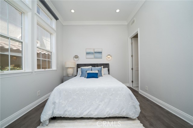 5712 Ocean Vista Drive, Huntington Beach CA: https://media.crmls.org/medias/deaedd81-4e6a-446c-ba3a-50dc4901ce52.jpg