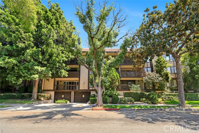 500 S Oak Knoll Ave #13, Pasadena, CA 91101