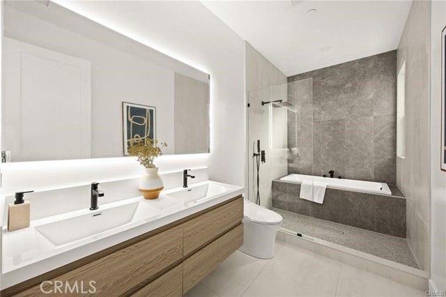 Detail Gallery Image 14 of 26 For 3815 Sycamore St, Pasadena,  CA 91107 - 5 Beds | 5/1 Baths