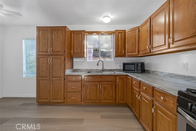 Detail Gallery Image 10 of 35 For 1227 Western Ave, Glendale,  CA 91201 - 3 Beds | 2 Baths