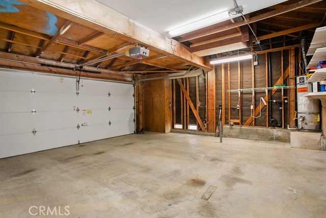 118 Oxford, Irvine CA: https://media.crmls.org/medias/deb35110-8568-4abe-8b87-6901e977182d.jpg