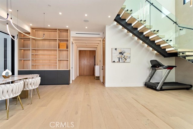 Detail Gallery Image 10 of 44 For 5347 Natick Ave, Sherman Oaks,  CA 91411 - 5 Beds | 5/1 Baths