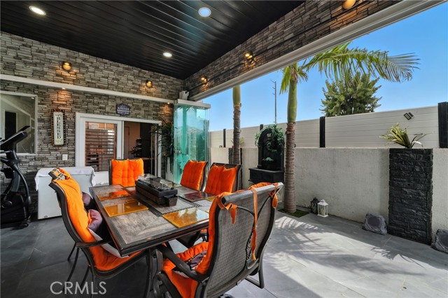 546 E 219th Street, Carson CA: https://media.crmls.org/medias/deb3df72-d62c-459c-b67c-a668a8c54e29.jpg