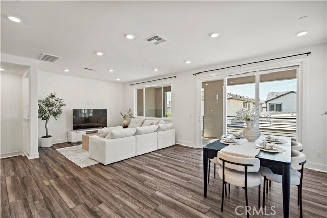 297 Lynx, Irvine CA: https://media.crmls.org/medias/deb42f6d-11fe-41c9-b222-9e67ee7d222e.jpg