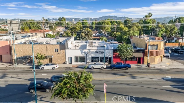 10620 Magnolia Boulevard photo 2