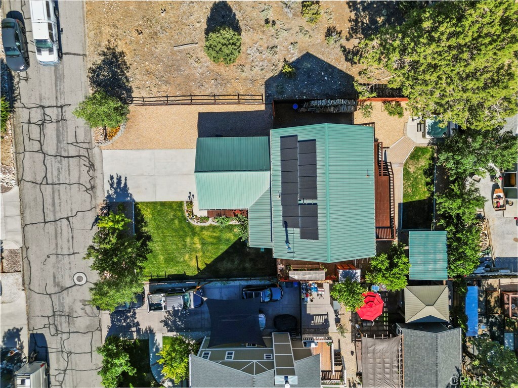 https://media.crmls.org/medias/deb4cdaf-22c5-4388-809f-38e2e2fd9a7d.jpg?preset=X-Large
