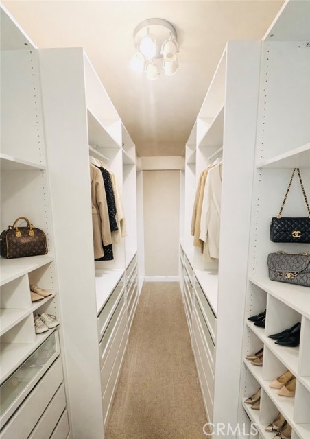 Detail Gallery Image 7 of 19 For 241 S Reeves Dr #302,  Beverly Hills,  CA 90212 - 2 Beds | 2/1 Baths