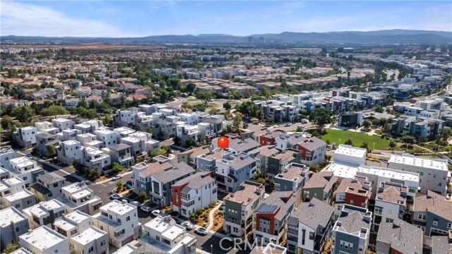 125 Allusion, Irvine CA: https://media.crmls.org/medias/deb57218-550e-46ec-b647-d137ed154e6f.jpg